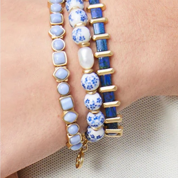 Spartina Ceramic Bead Stretch Bracelet 8mm Blue Flowers - Picture 3 of 3